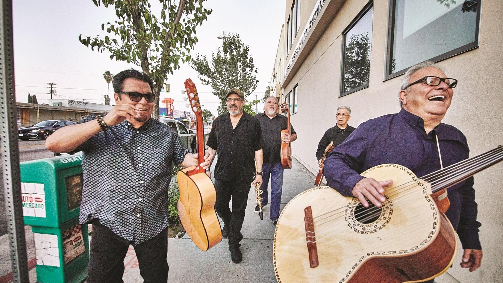 Los Lobos headlining benefit for Bisbee's Warren Ball Park on Saturday